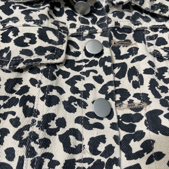 Girls  Short Jacket - Picture 2 of 3